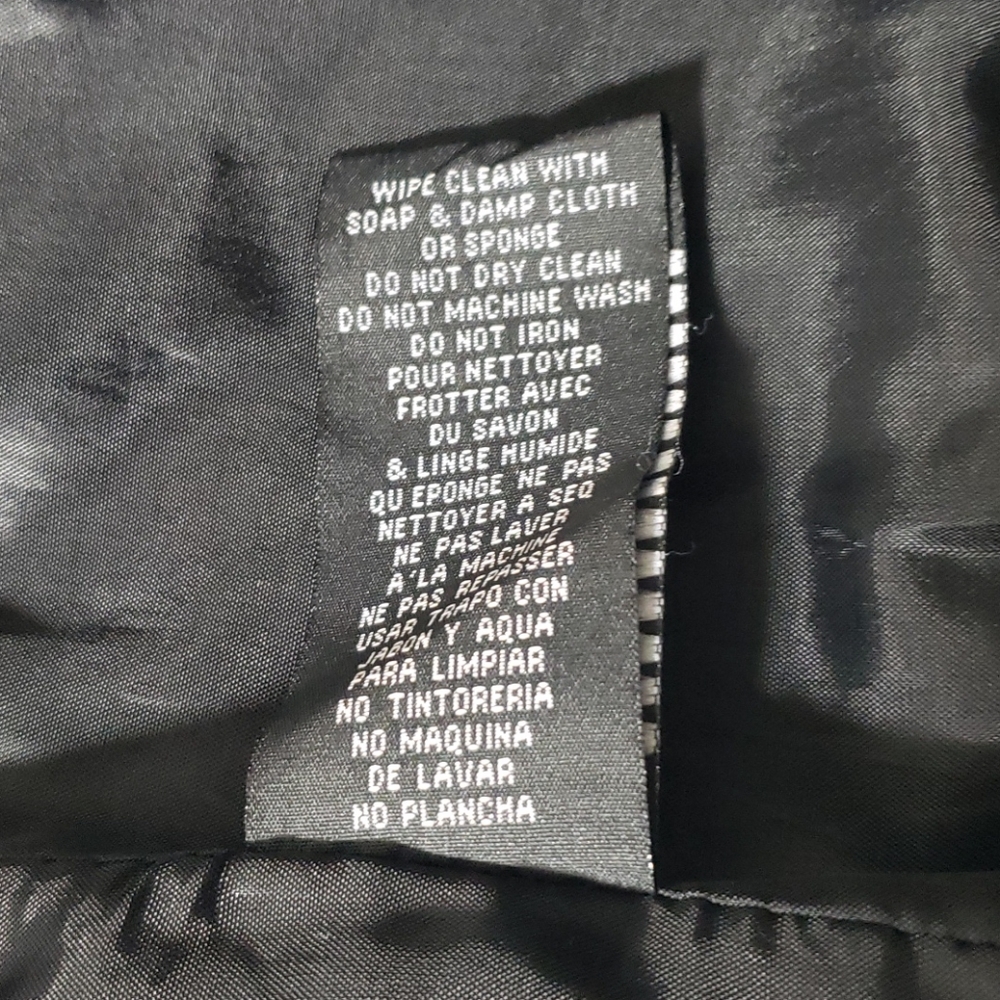 Red Snap jacket - Picture 7 of 7